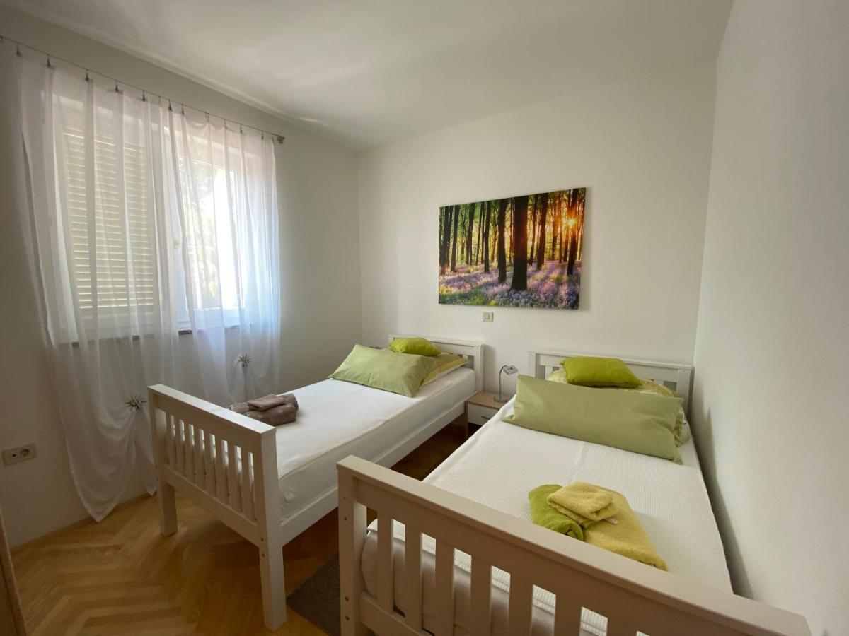Molnar Apartment Premantura Exterior photo